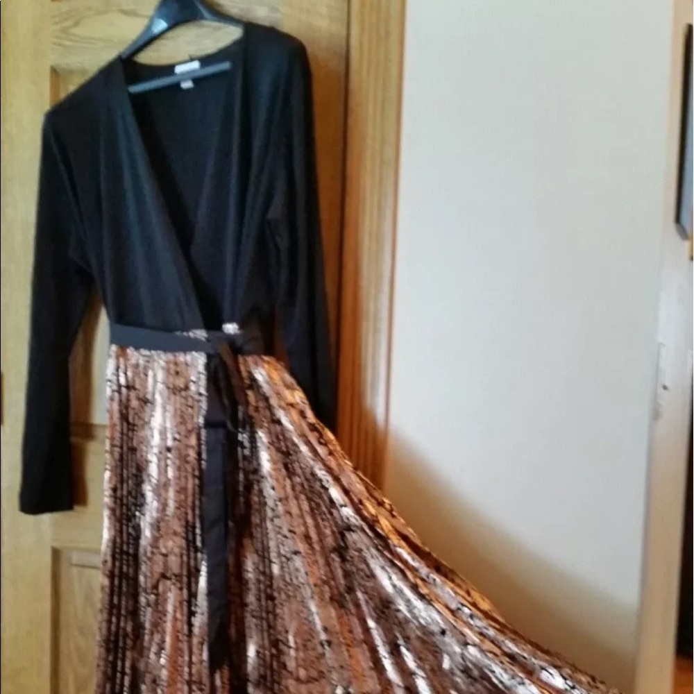 Lularoe Elegant Deanne - size L BRAND NEW W/tag